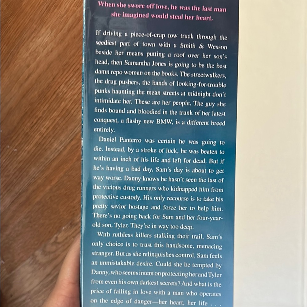 Karen Robards 'Shiver' and Jennifer Weiner 'All Fall Down' Books - Picture 5 of 5